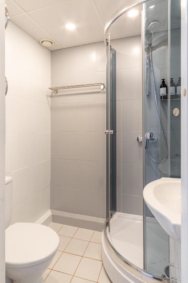Studio In The Heart Of Paernu, Free Parking! Buitenkant foto