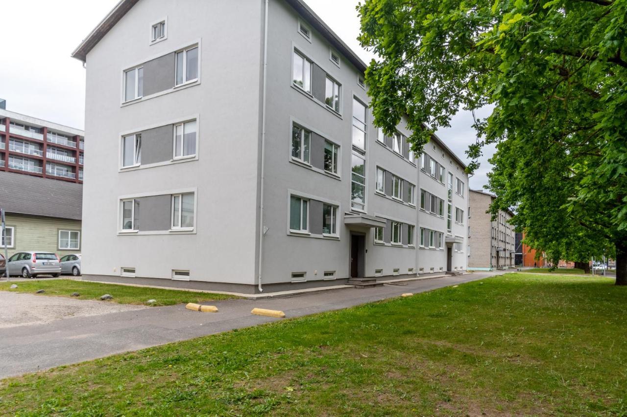 Studio In The Heart Of Paernu, Free Parking! Buitenkant foto